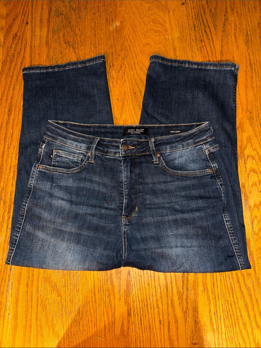 Judy Blue Women’s Bootcut Dark Blue Denim Wide Crop Capris